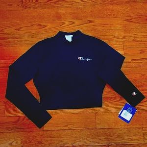 🎁NWT: CHAMPION WOMENS CROP TOP